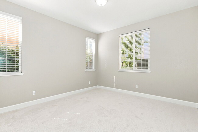 Building Photo - 883 Blossom Rock Ln