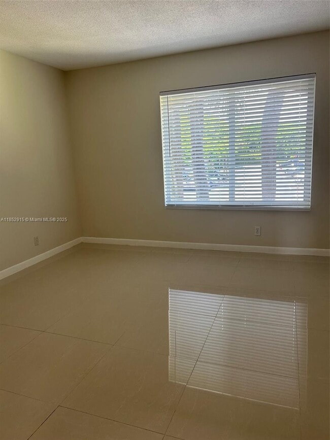 Building Photo - 815 Boynton Beach Blvd