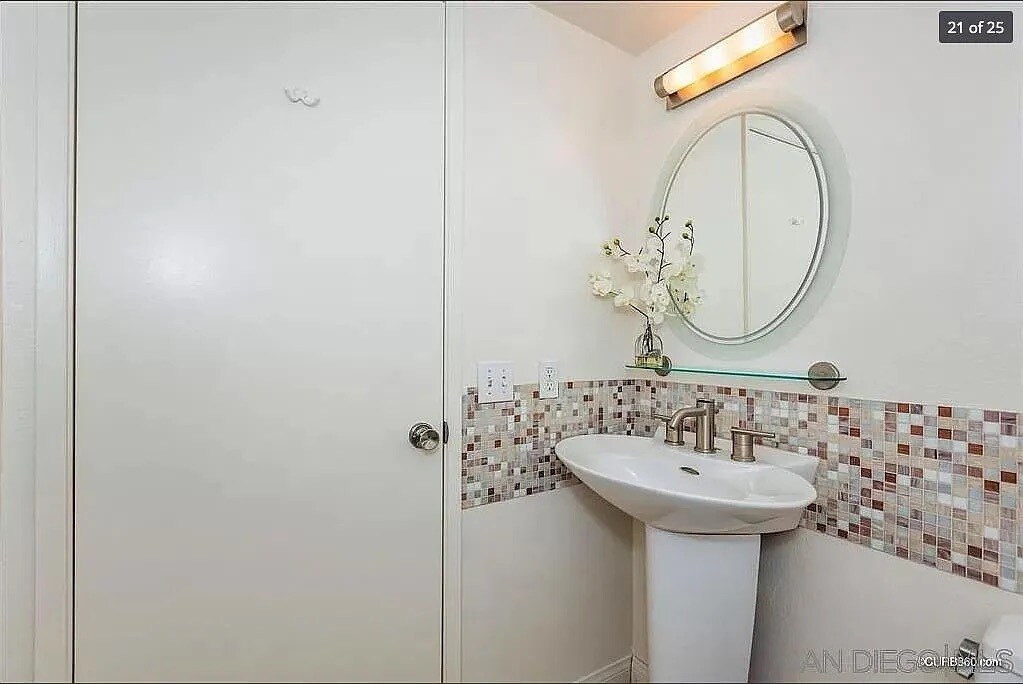 Building Photo - 10734 Chinon Cir