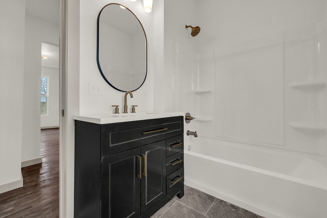 Building Photo - 1017 W Newton St