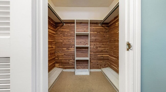 Building Photo - 1483 Glastonberry Rd