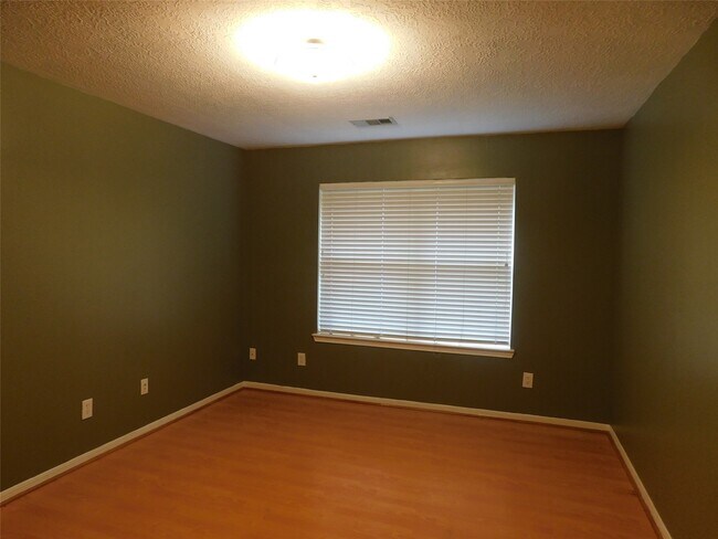 Building Photo - 3702 Heritage Colony Dr