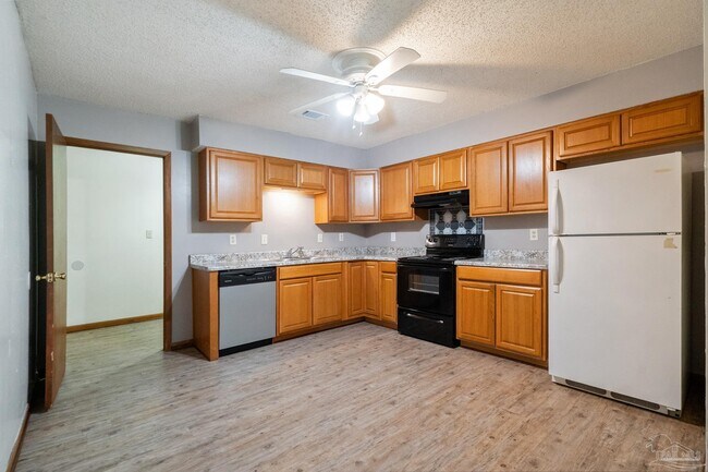 Building Photo - 8060 Winodee Rd