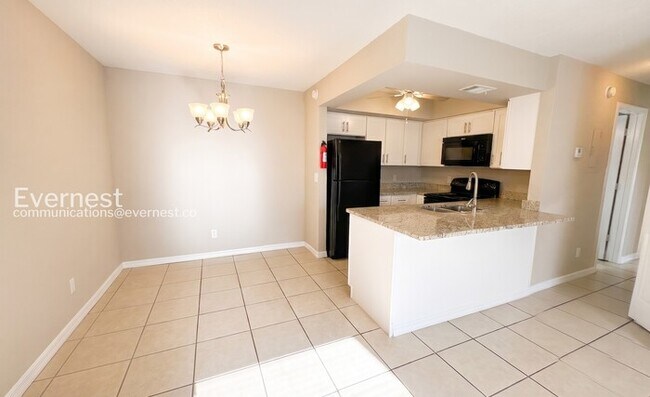 Building Photo - 3060 St Paul Dr