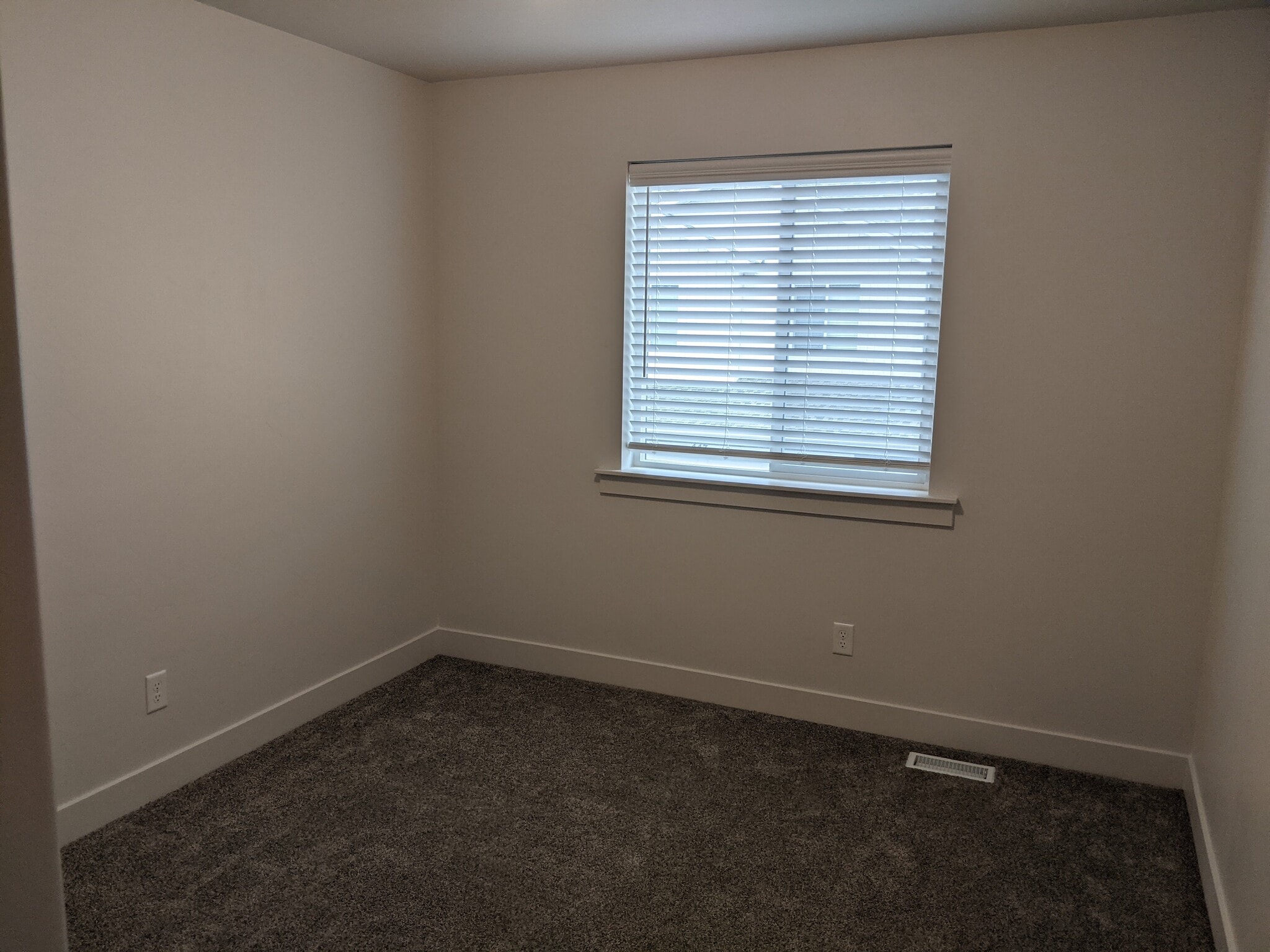 Building Photo - 448 S 1580 E