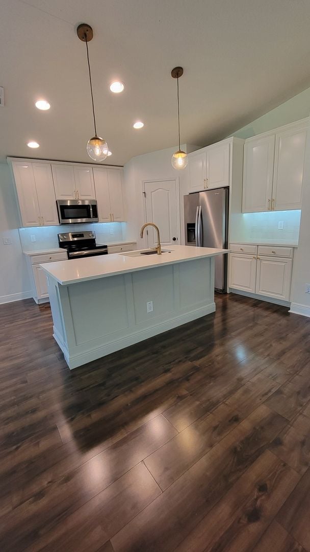 Building Photo - 3541 Gretchen Dr