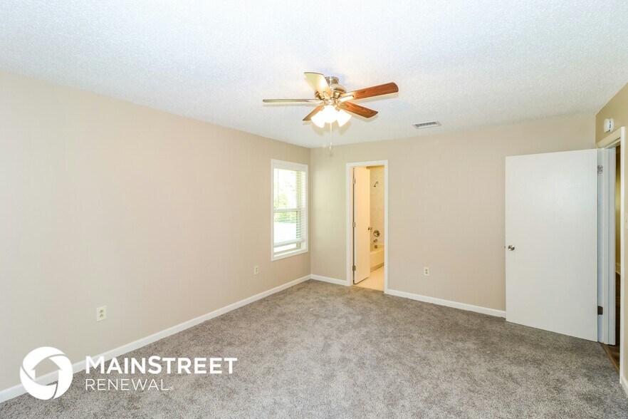 Building Photo - 5829 Lake Port Dr