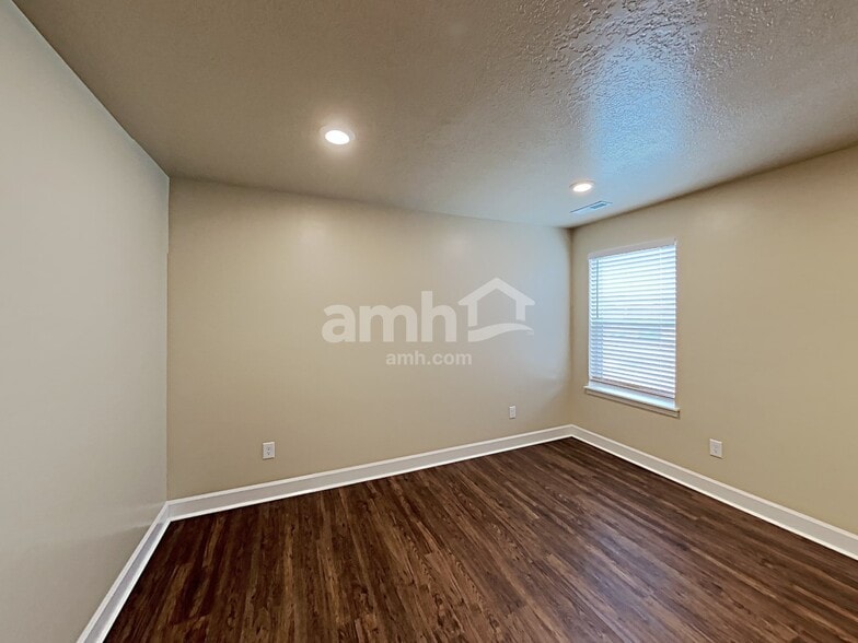 Building Photo - 4427 N Morgan Way