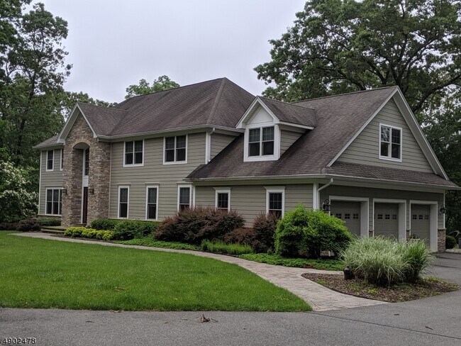 Primary Photo - 22 Riverview Dr