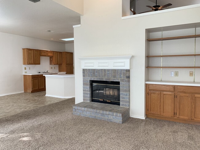 Building Photo - CHARMING 2 STORY IN DESIRED COMMUNITY*OPEN...