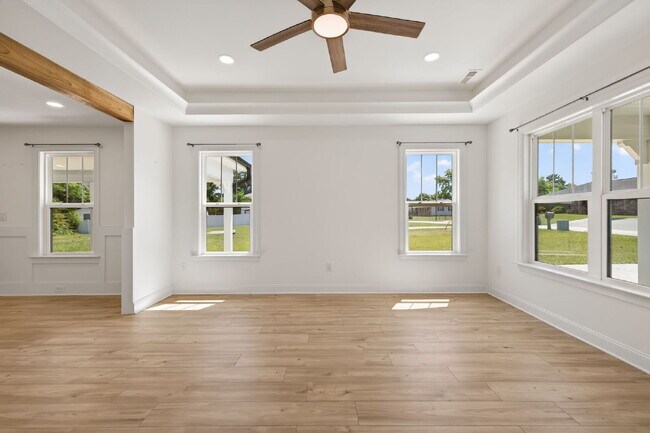 Building Photo - 221 E Moon Cir