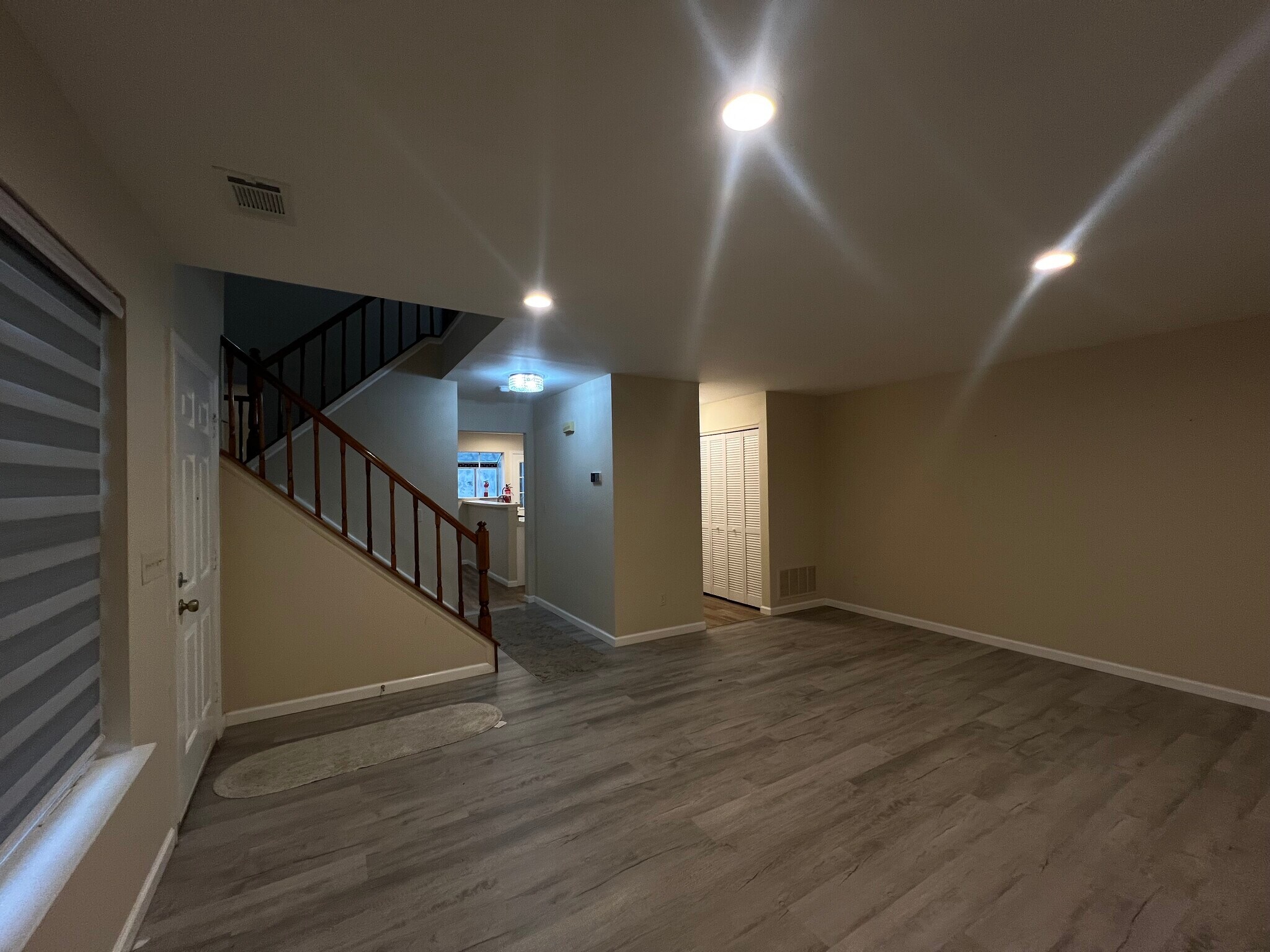 Building Photo - 384 Inwood Ct