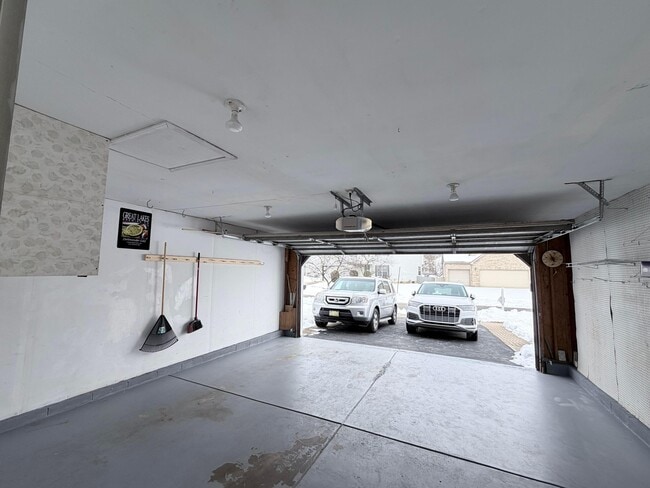 Building Photo - 9135 Windy Creek Dr