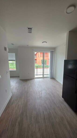 Building Photo - 1606 El Paso St
