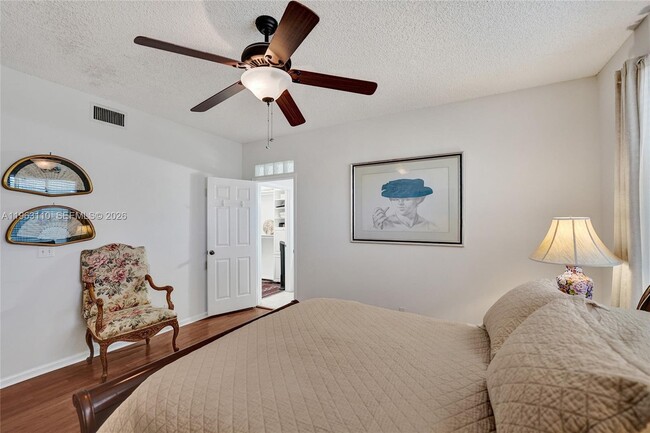 Building Photo - 1025 NW 105th Way