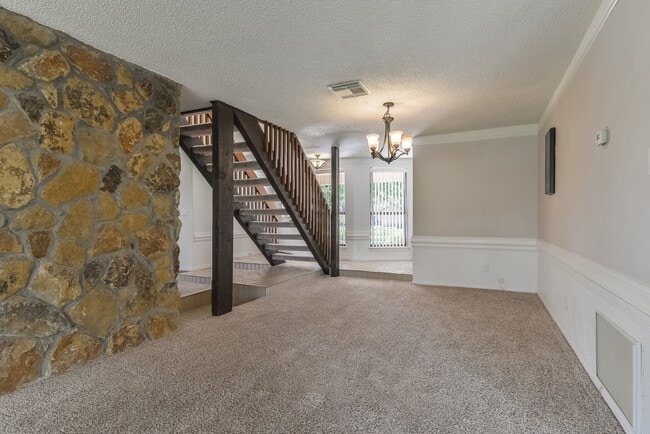 Building Photo - 15175 Diana Ln