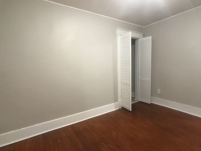 Building Photo - 1122 E 37th St