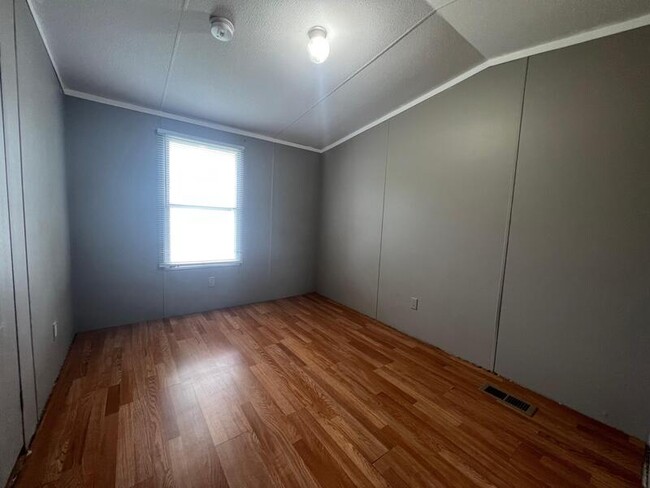 Building Photo - 8400 W Oaklawn Rd