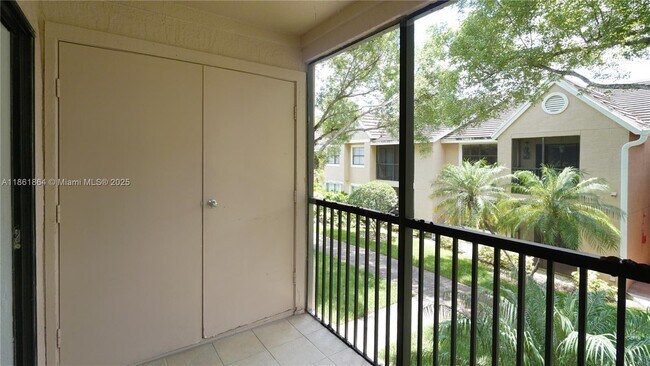 Building Photo - 15570 SW 105th Ln