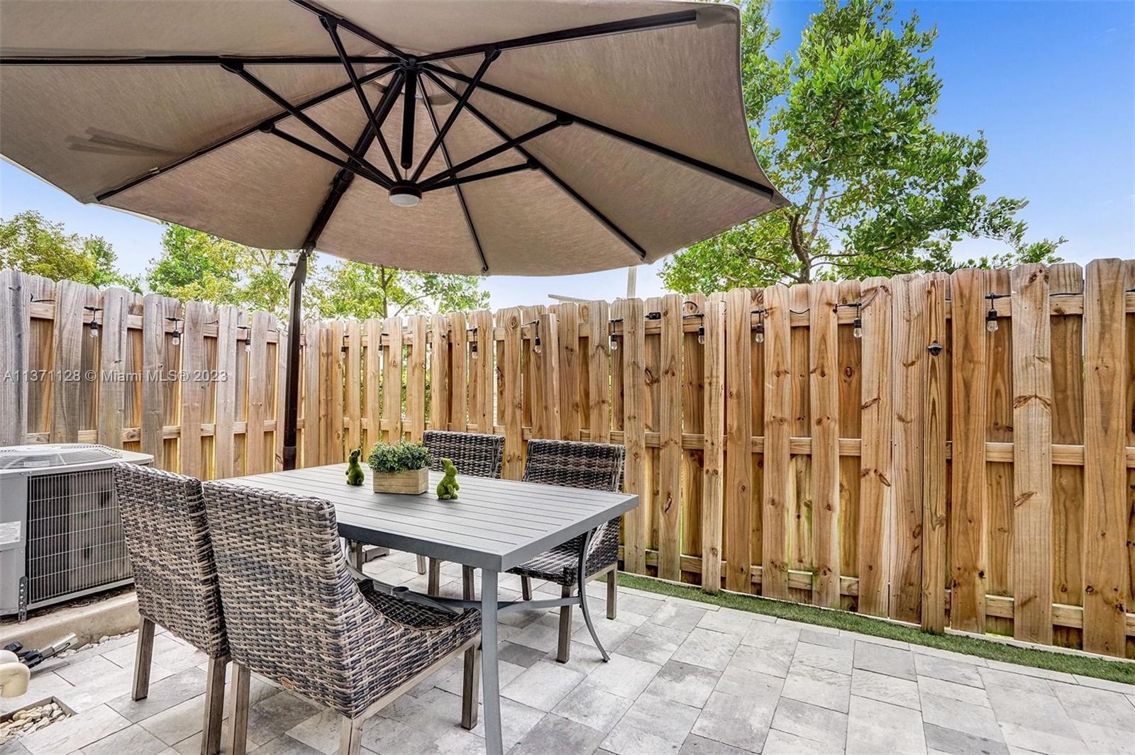 Building Photo - 10437 NW 82nd St