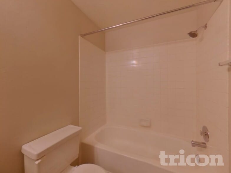 Building Photo - 2635 Rayma Ct