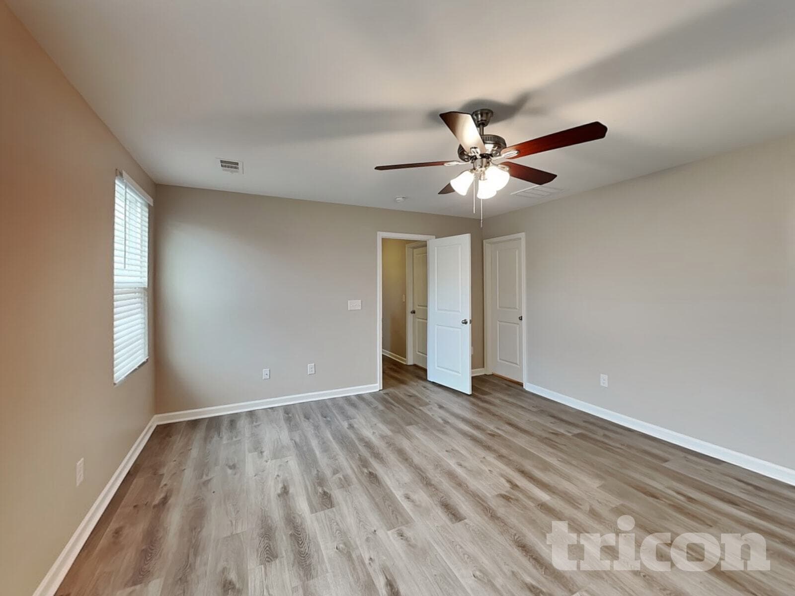 Building Photo - 1868 Belle Arbor Dr