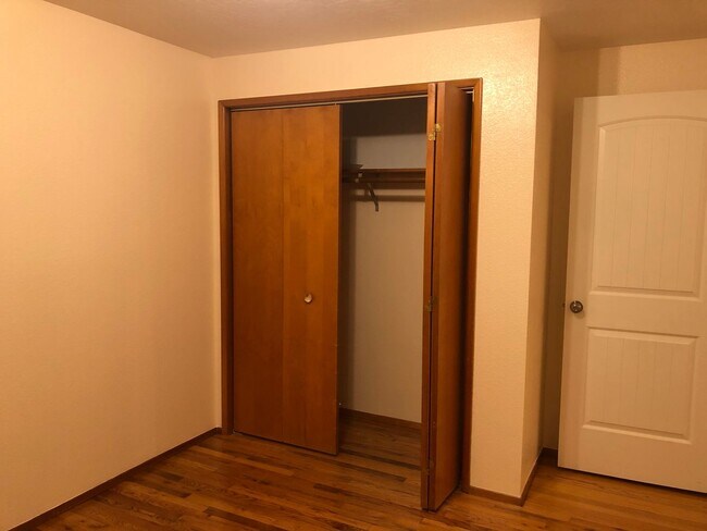 Building Photo - Live in Comfort and Style in the Heart of Corvallis!