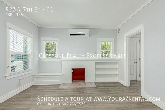 Building Photo - Charming Downtown 1 Bedroom 1 Bath!