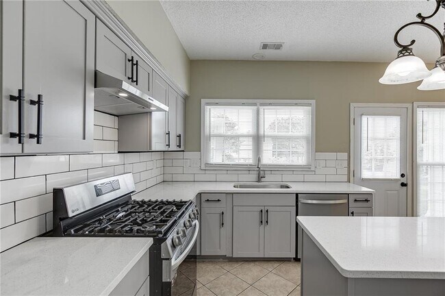 Building Photo - 305 Leatherman Ct
