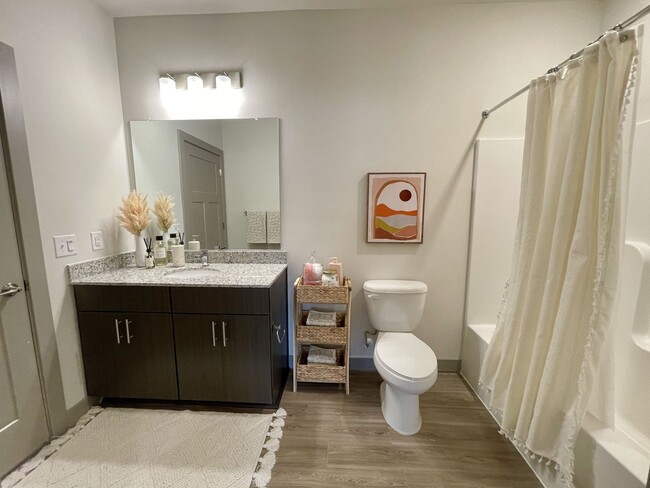 Building Photo - Tuscany | 1 Bed 1 Bath | 786 sf