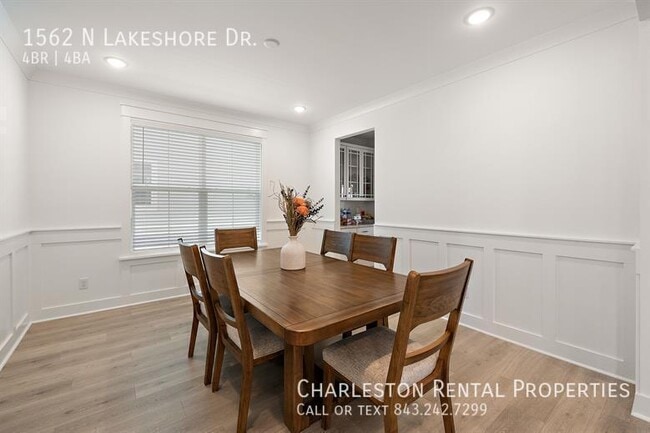 Building Photo - 1562 N Lakeshore Dr