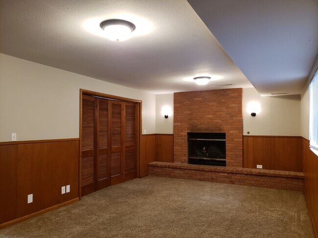 Building Photo - 4 bed / 1 bath 2 car garage home available...