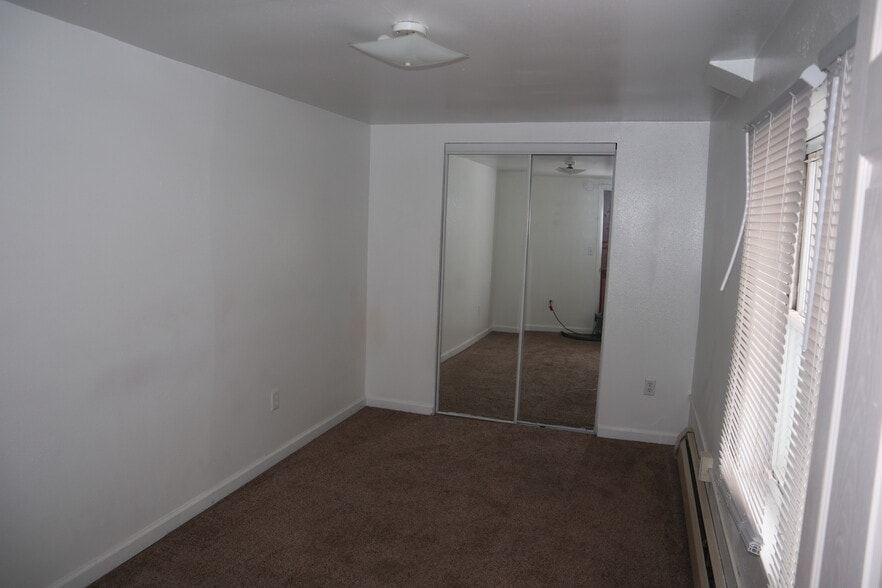 Building Photo - 228 3rd St