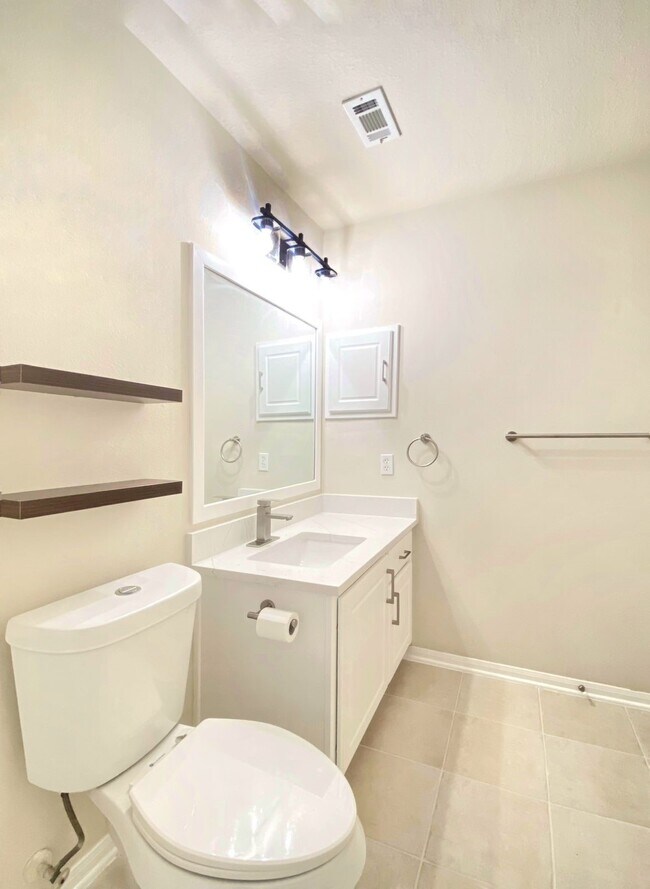 Building Photo - 54 Alderon Woods Pl