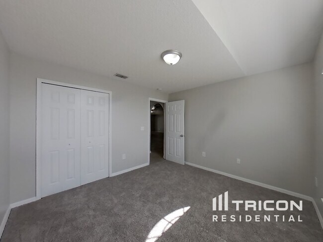 Building Photo - 3269 Hunters Chase Loop