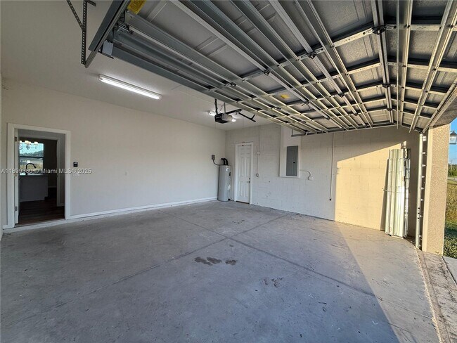 Building Photo - 1025 Jupiter Lp