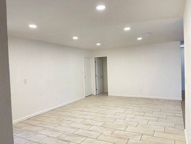 Building Photo - Spacious Four Bedroom Two Bathroom home for lease in San Bernardino, CA $3,175