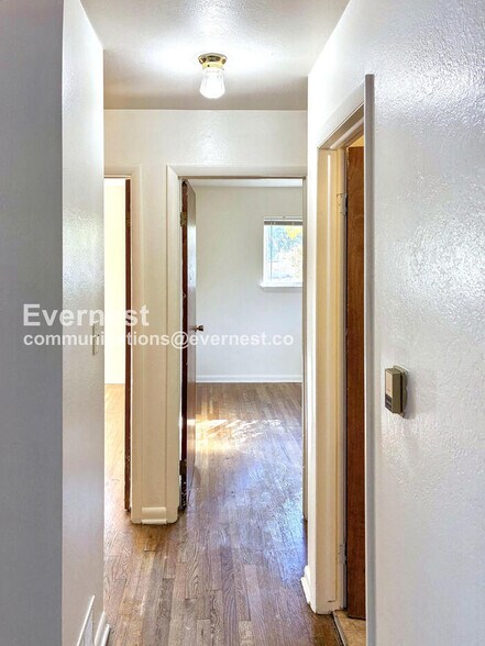 Building Photo - 1307 Castlerock Dr