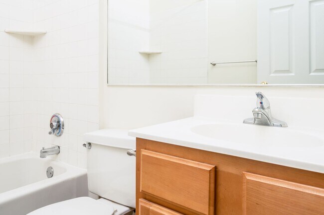 Building Photo - ENTIRE HOUSE: Cozy 2-Bedroom Home in Beautiful Prospect Park!