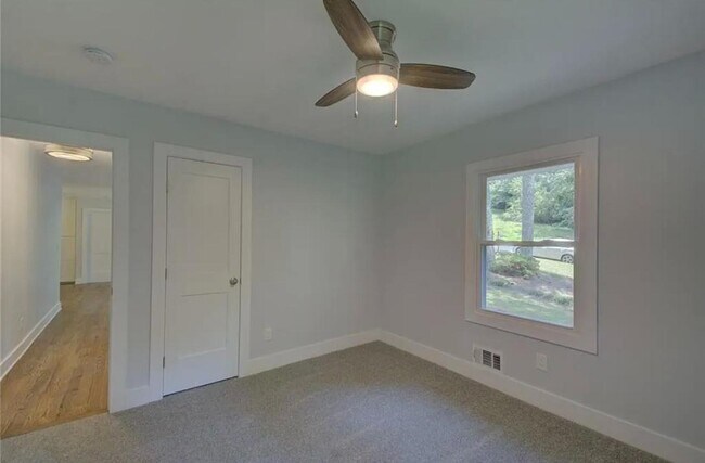Building Photo - 985 Frontier Trail SW