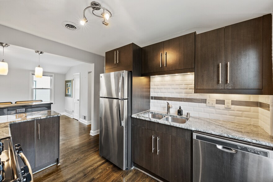 Building Photo - 3808 S Brust Ave