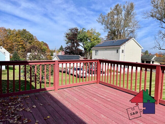 Building Photo - Your Dream Home Awaits: Spacious 3-Bedroom...
