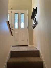 Building Photo - The Perfect Family Home! Large Yard, Deck ...