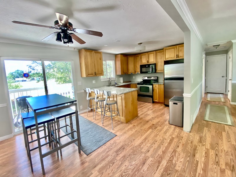 Building Photo - 11540 Sandy Creek Dr