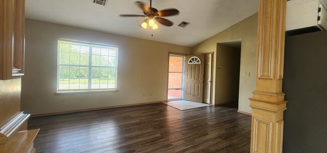 Building Photo - 6840 NW Willow Springs Dr