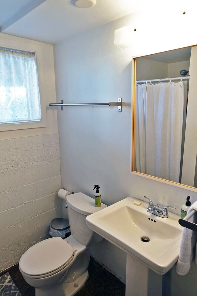 Building Photo - Hillsdale Ranch