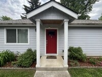 Building Photo - Modern Kerns 2BD ADU - Walk to Portland's Best Dining, Coffee and Nightlife