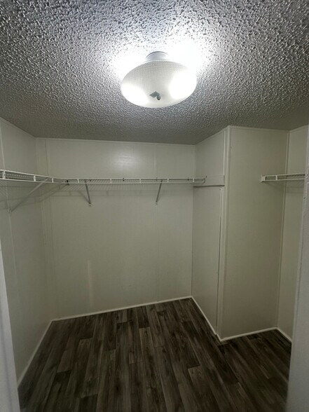 Building Photo - 33230 Walker North Rd