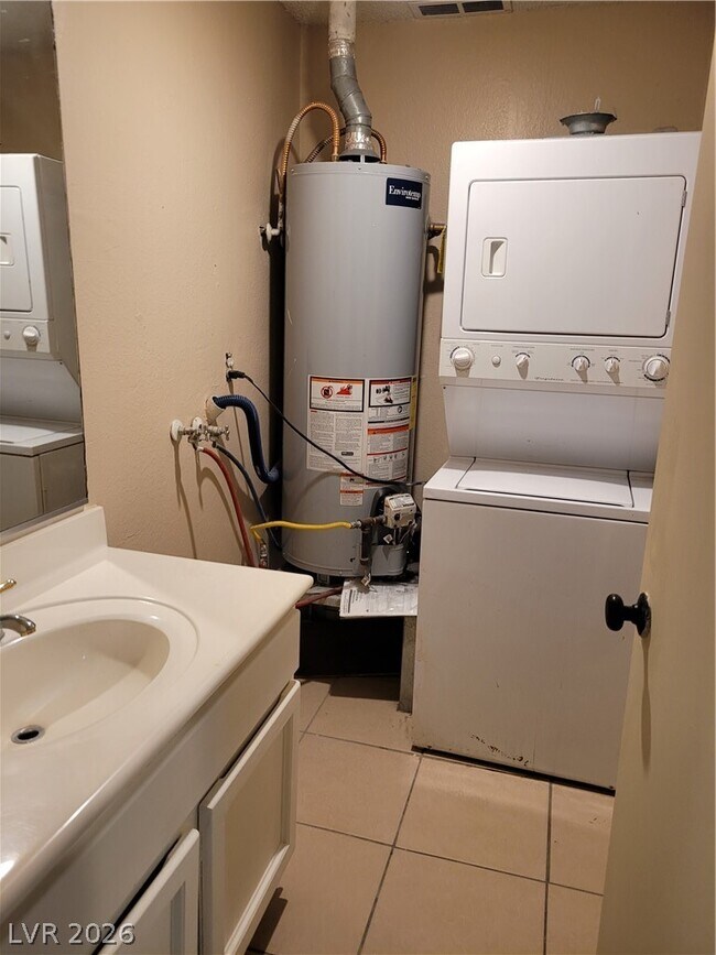 Building Photo - 429 N Lamb Blvd