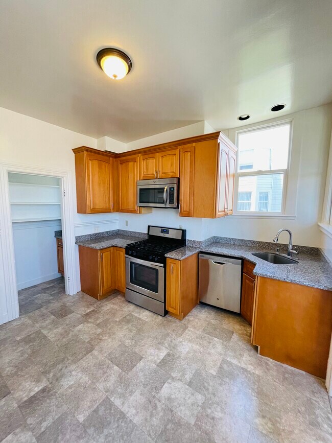 Building Photo - 2632 Post St